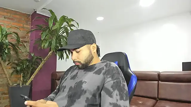 HotThreesoome on StripChat 