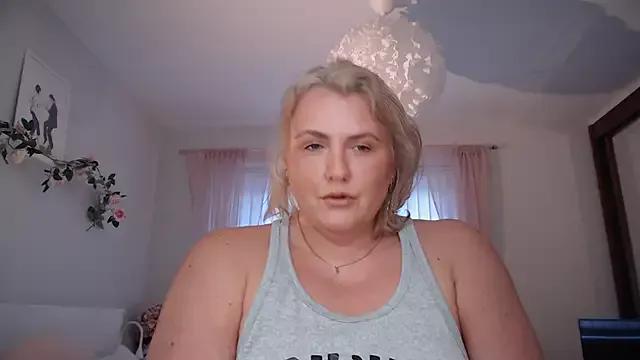 HottieLottie8 from StripChat
