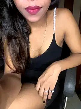 hottiexxxmexxx from StripChat is Freechat