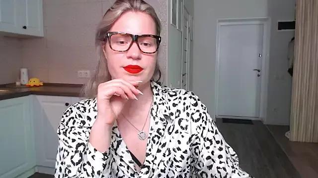 HotTiffani from StripChat is Freechat