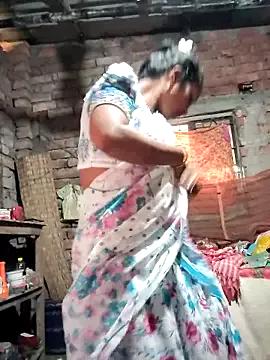 Hotty-dola from StripChat