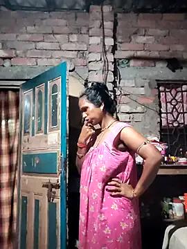 Hotty-dola from StripChat