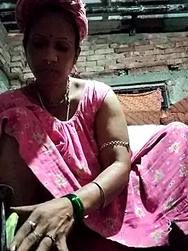 Hotty-dola from StripChat