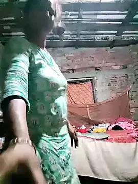 Hotty-dola from StripChat