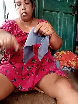 Hotty-rumi from StripChat
