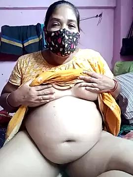 Hotty-rumi from StripChat