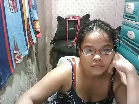 Hotty_babe23 on StripChat 