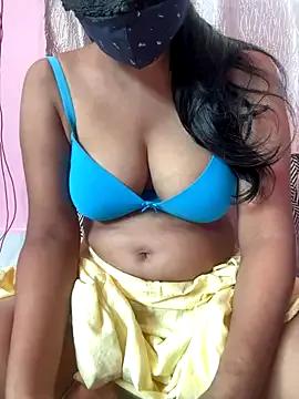 hottylizaa from StripChat is Freechat