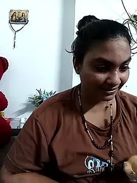 HottyOlly from StripChat is Freechat