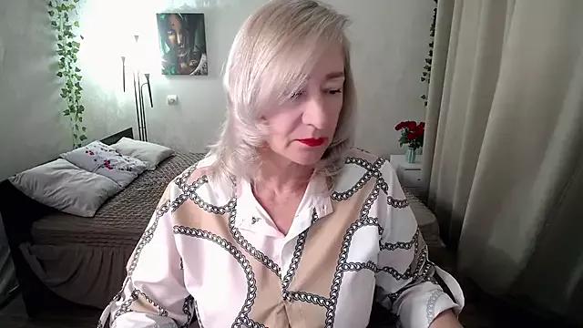 hunters_woman from StripChat is Freechat