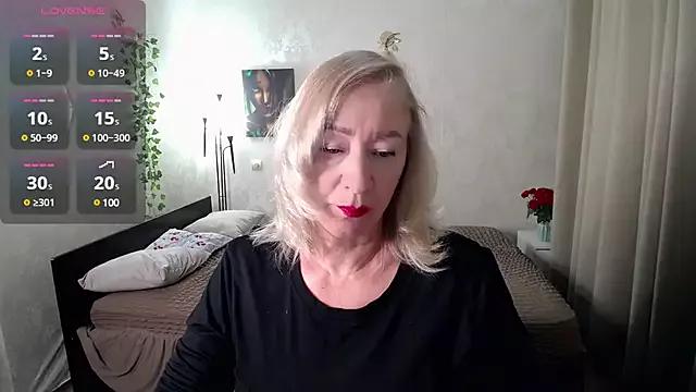 hunters_woman from StripChat is Freechat