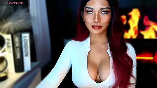 Huntress_xxx from StripChat is Freechat