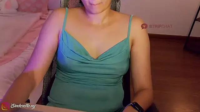 i-scream from StripChat is Group