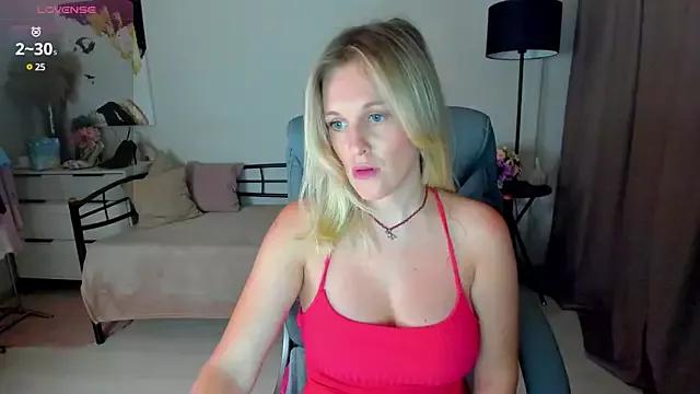 I_D_A from StripChat