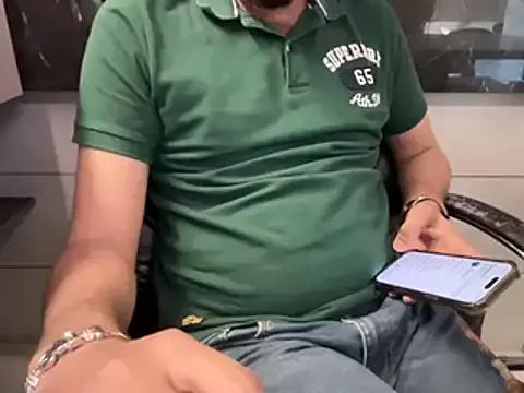 iamabigdickindian from StripChat