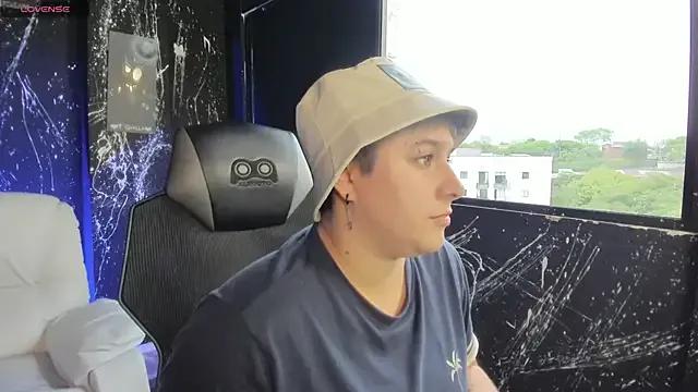 IanGilbert from StripChat is Freechat