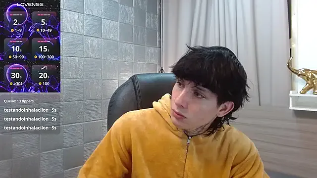 Iantwink18 from StripChat is Freechat