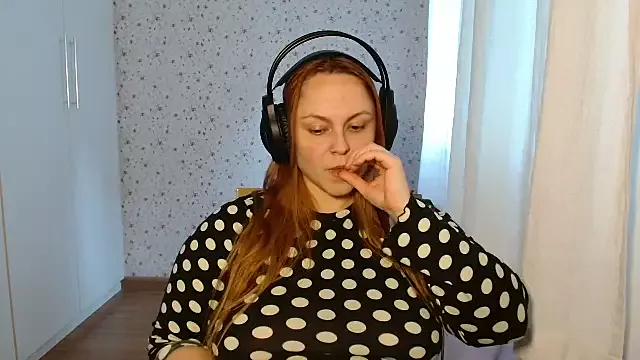 Iara_foxy from StripChat