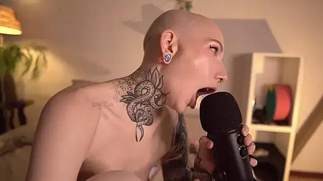 ifuckingtoy_ from StripChat is Freechat