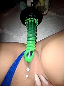 Iitaniee from StripChat
