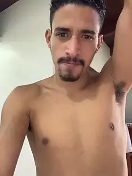 ikaro21 from StripChat is Freechat