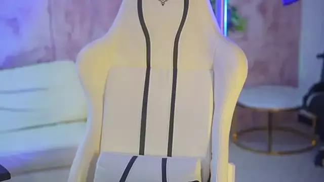 Iliyana_Sweet from StripChat