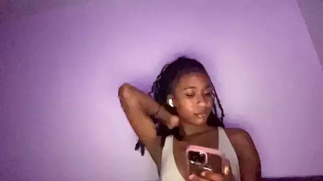 ilovesxge from StripChat is Freechat