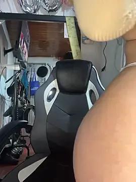 Im_Johanna from StripChat is Freechat