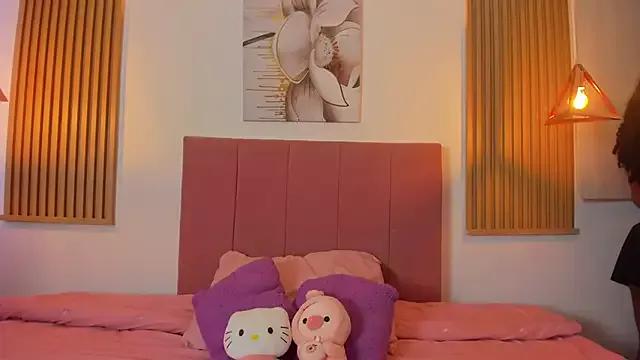 Try our streaming cams variety and talk on a personal level with our adorable girls streamers, showing off their bountiful shapes and dildos.