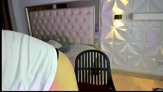 Try our streaming cams variety and talk on a personal level with our adorable girls streamers, showing off their bountiful shapes and dildos.