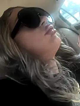ImCarolinaCutiexxx from StripChat