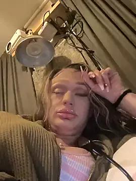ImCarolinaCutiexxx from StripChat