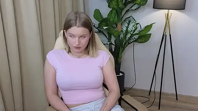 ImiMonroe from StripChat is Freechat