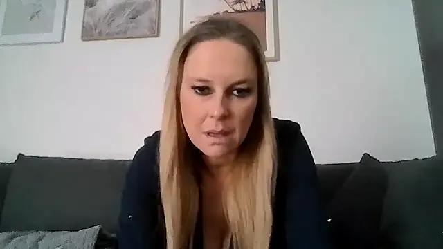 imyourgoodgirl69 from StripChat is Freechat