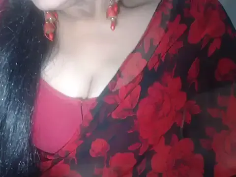 Indanstream from StripChat is Freechat