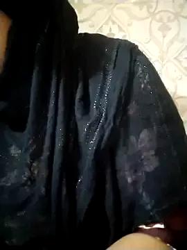 Indian-Nazia from StripChat is Freechat