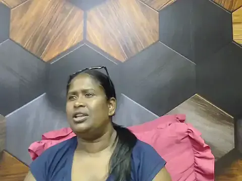 IndianDeluxe from StripChat is Freechat