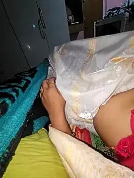 indianhotwife639 from StripChat