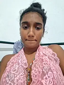 indianpink_lips on StripChat 