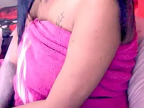 Indianpretty4u from StripChat is Freechat