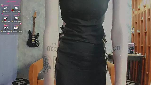 Try our streaming cams variety and talk on a personal level with our adorable girls streamers, showing off their bountiful shapes and dildos.