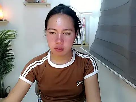 Innocent_katty from StripChat is Freechat