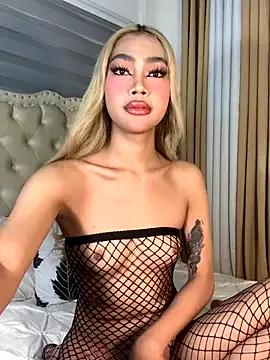 Innocent_yanixx69 from StripChat
