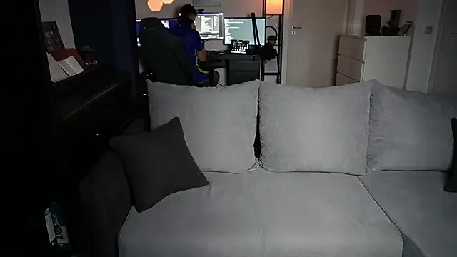 InnocentGuysOF on StripChat 