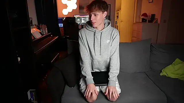 InnocentGuysOF on StripChat 