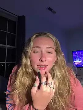 irelandyoung from StripChat is Freechat