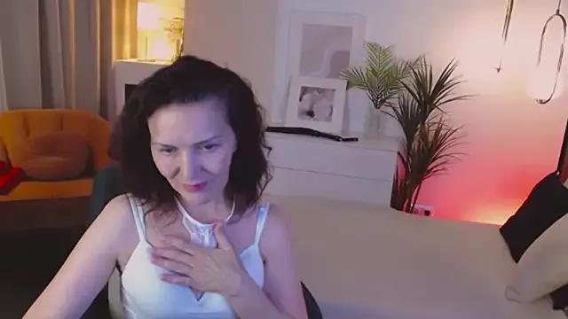 Irene_Marlow from StripChat is Freechat