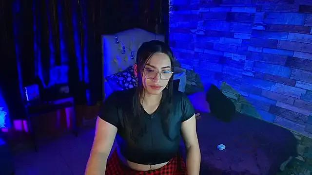 Irina4uu from StripChat is Freechat