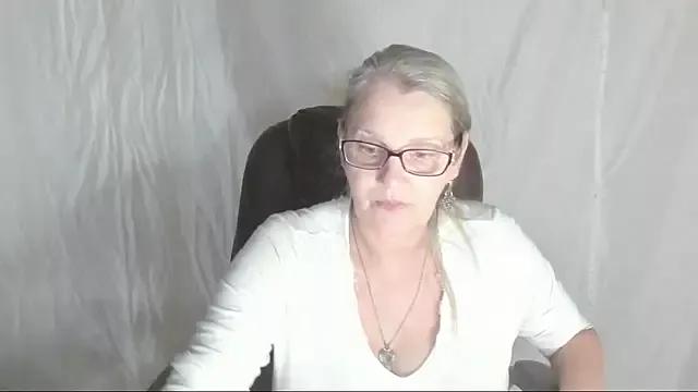 irinamaux from StripChat