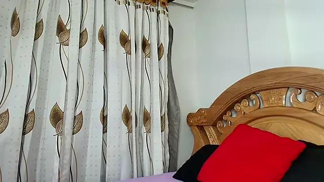 iris_mandarine from StripChat